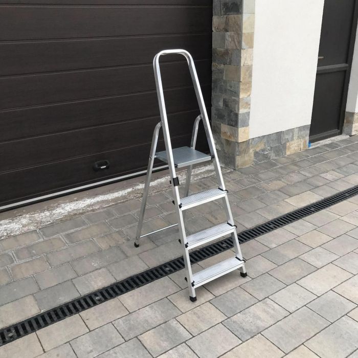 Односторонняя алюминиевая стремянка Drabest BASIC 4-ступенчатая 125 кг