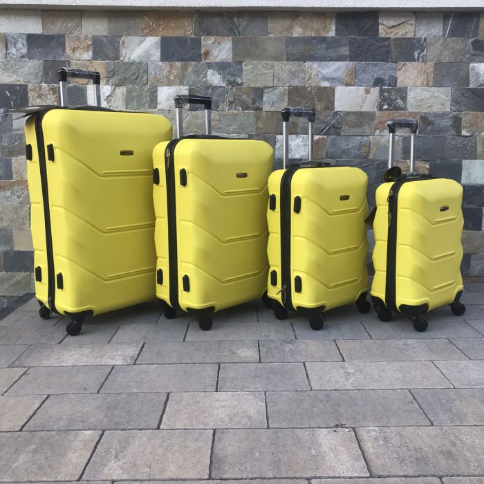 Чемодан дорожный средний Wings 147 M Желтый