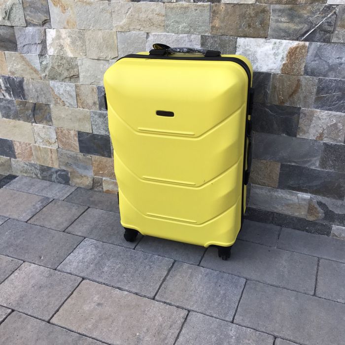 Чемодан дорожный средний Wings 147 M Желтый