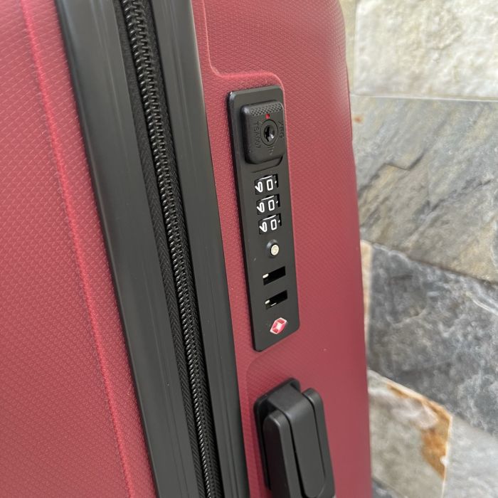 Валіза дорожня середня з поліпропілену Wings DQ181-03 M Бордовий