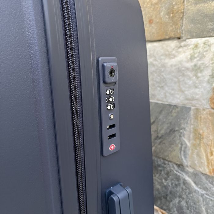 Чемодан дорожный большой из полипропилена Wings DQ181-04 L Синий