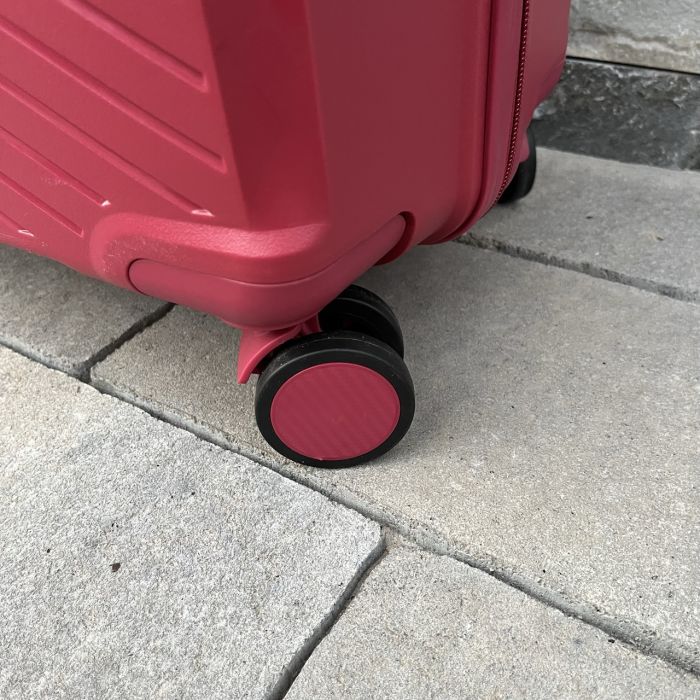 Чемодан дорожный средний из полипропилена Wings DQ181-04 M Красный