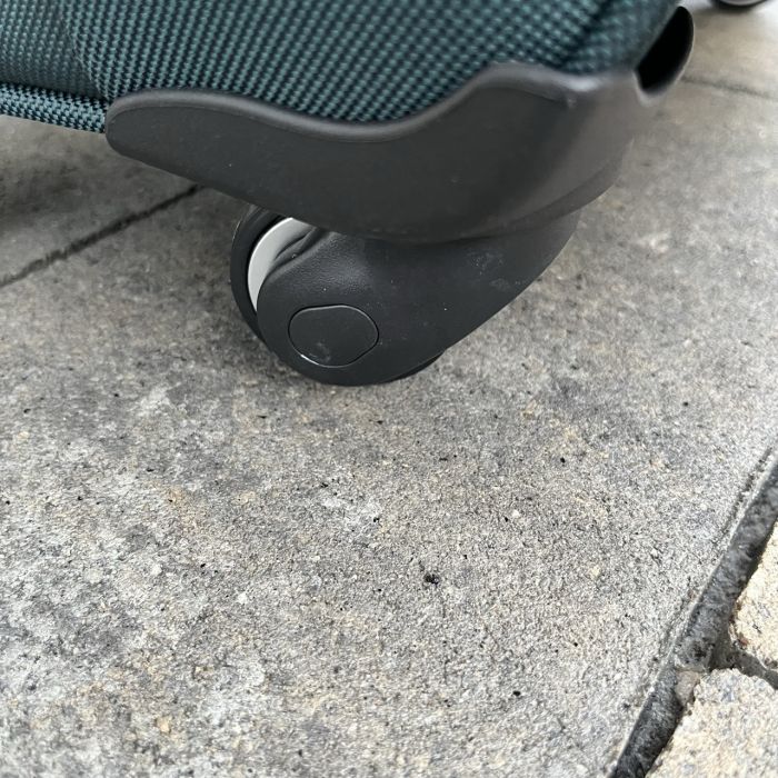 Чемодан тканевый средний Wings 1706 M Зеленый