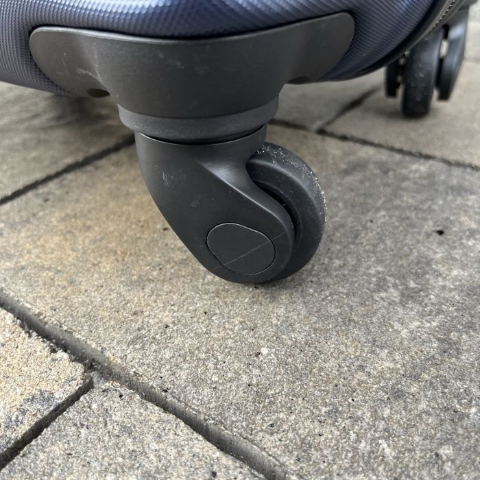 Валіза дорожня середня Wings AT01 M Темно-синій