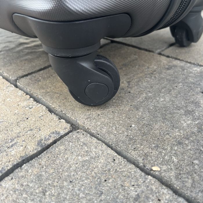 Валіза дорожня середня Wings AT01 M Графітовий