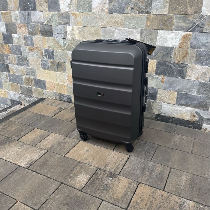 Валіза дорожня середня Wings AT01 M Графітовий