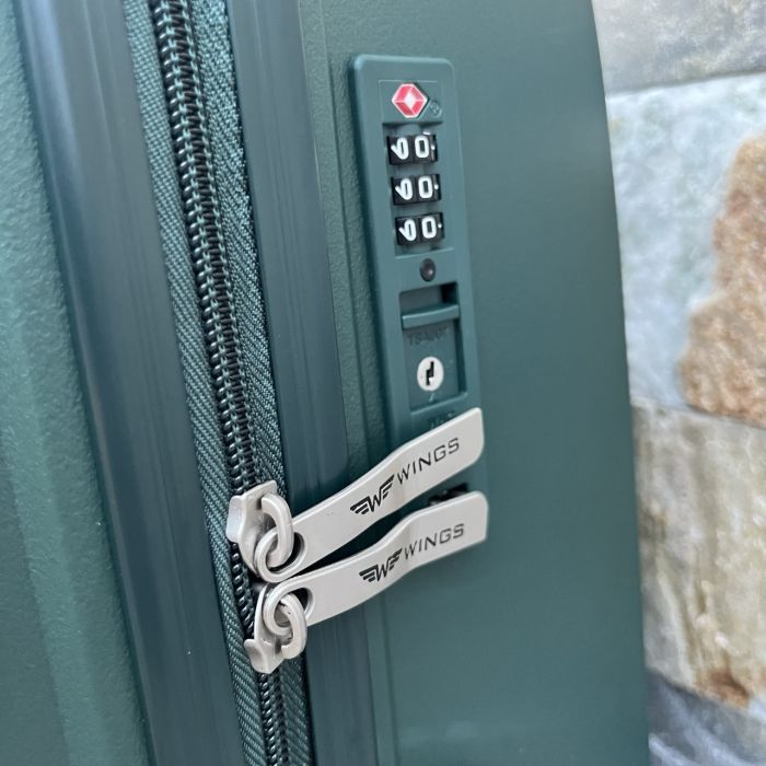 Валіза дорожня велика з поліпропілену Wings DQ181-04 L Зелений