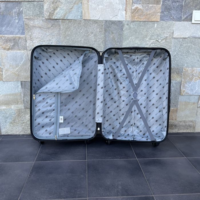 Чемодан дорожный средний Bloom 147 M Черный