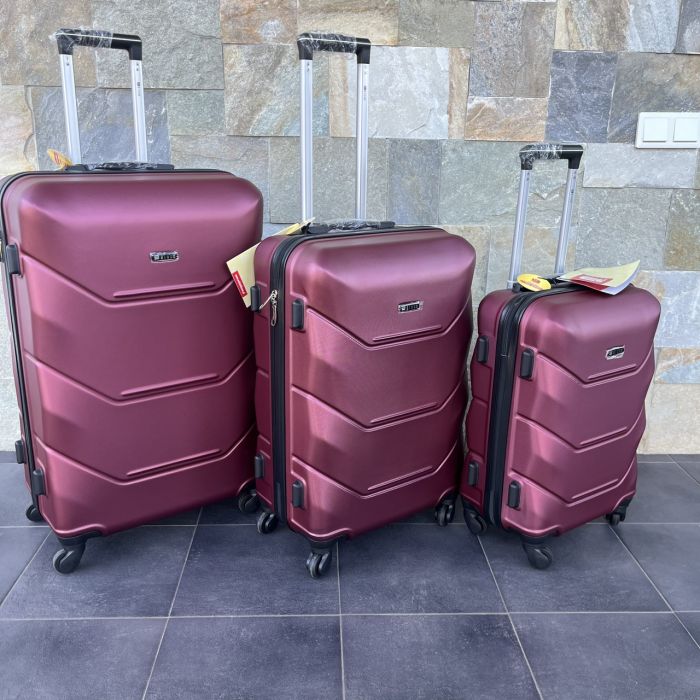 Чемодан дорожный средний Bloom 147 M Бордовый