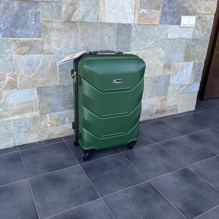 Чемодан дорожный средний Bloom 147 M Зеленый