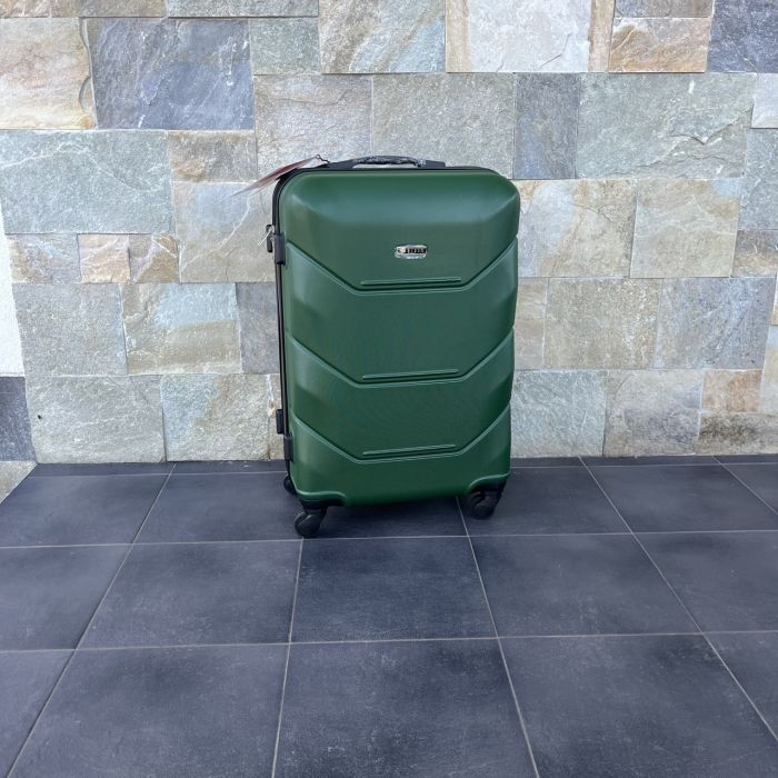 Чемодан дорожный средний Bloom 147 M Зеленый