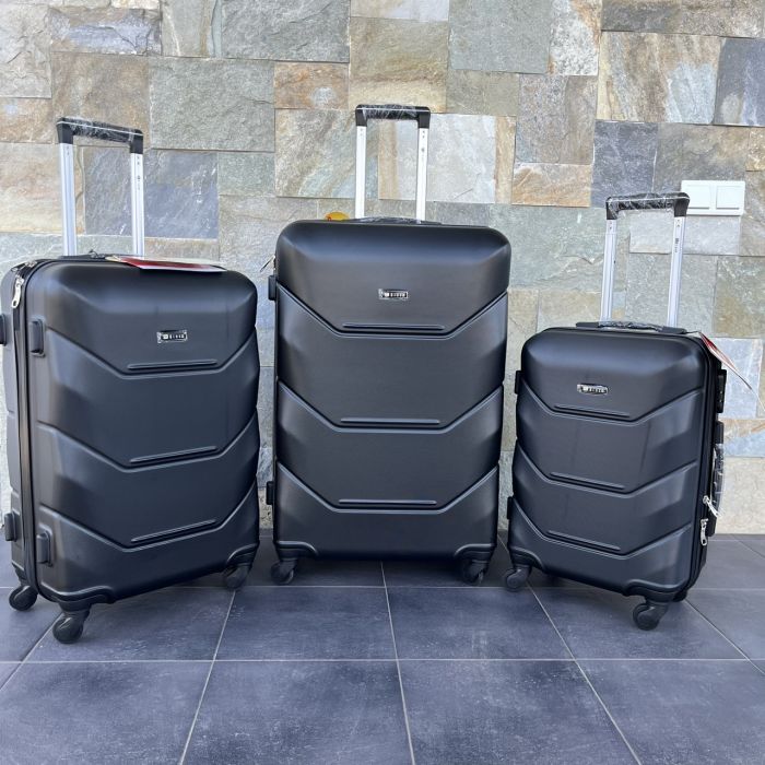 Чемодан дорожный средний Bloom 147 M Черный