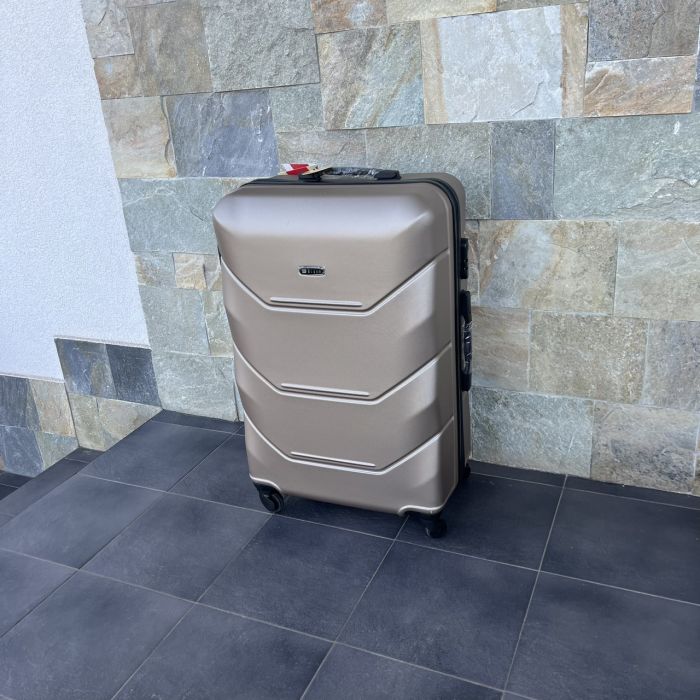 Чемодан дорожный большой Bloom 147 L Шампань