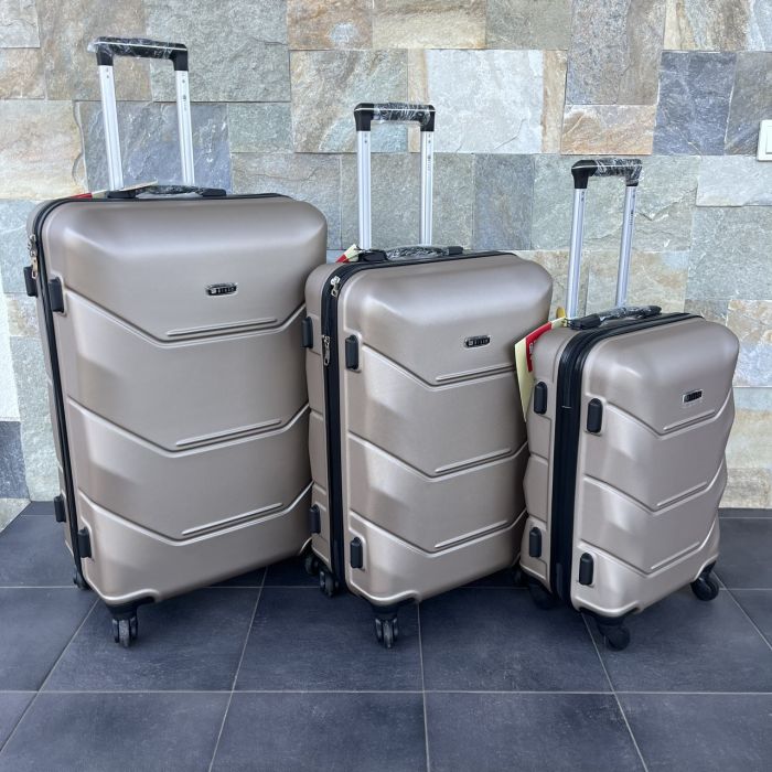 Чемодан дорожный большой Bloom 147 L Шампань