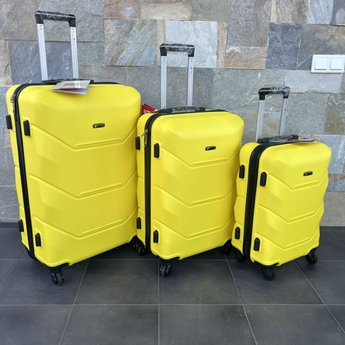 Чемодан дорожный большой Bloom 147 L Желтый