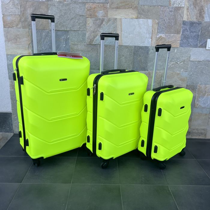 Чемодан дорожный малый Bloom 147 S Лаймовый