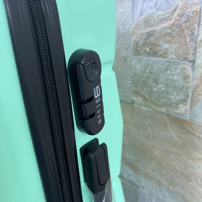 Чемодан дорожный средний Bloom 147 M Мятный