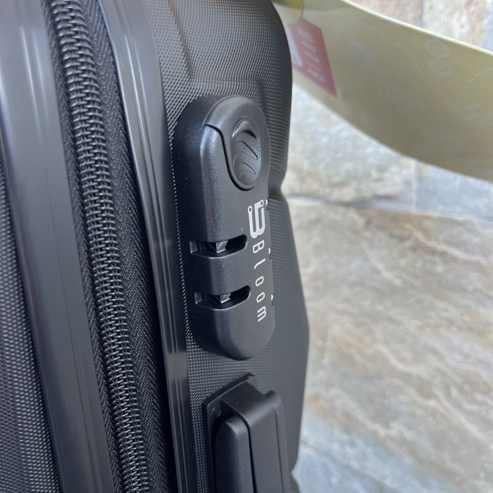 Чемодан дорожный малый Bloom 147 S Черный