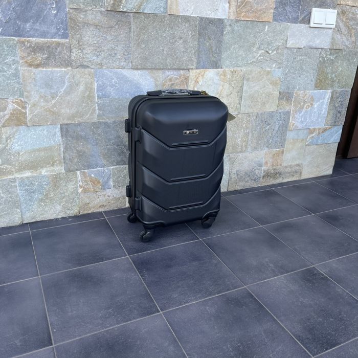 Чемодан дорожный малый Bloom 147 S Черный