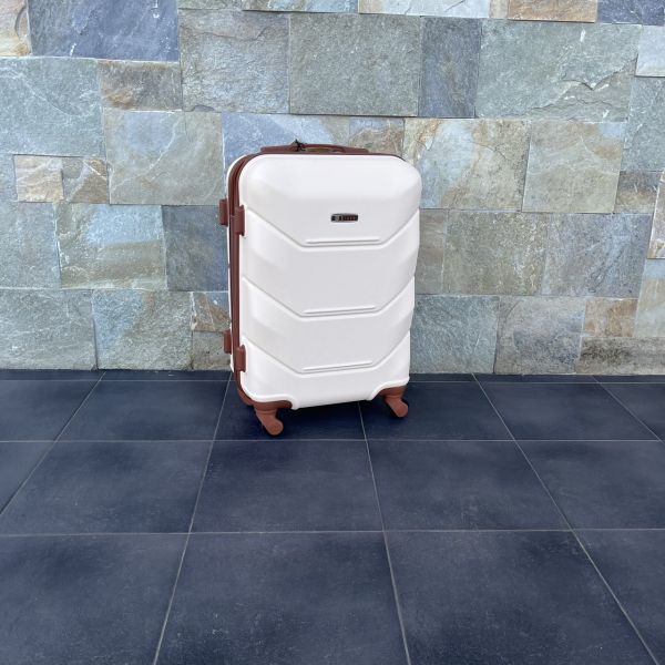 Чемодан дорожный малый Bloom 147 S Молочный