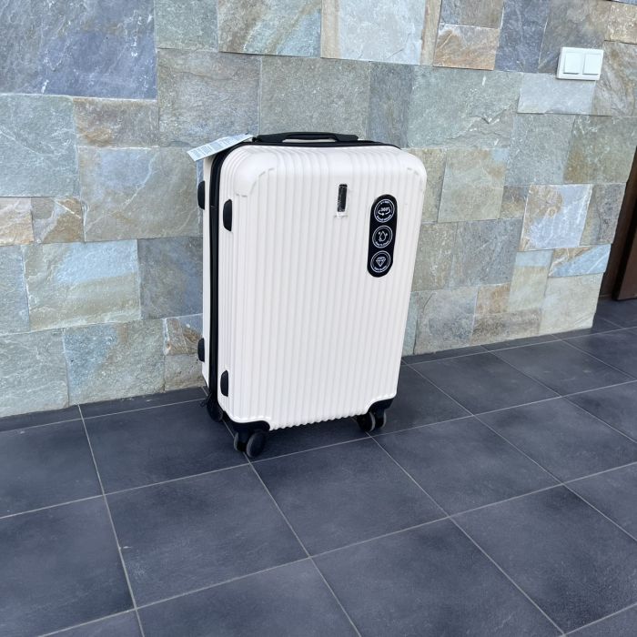 Валіза дорожня  середня Wings EGRET M Кремовий