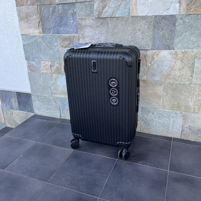 Валіза дорожня  середня Wings EGRET M Чорний