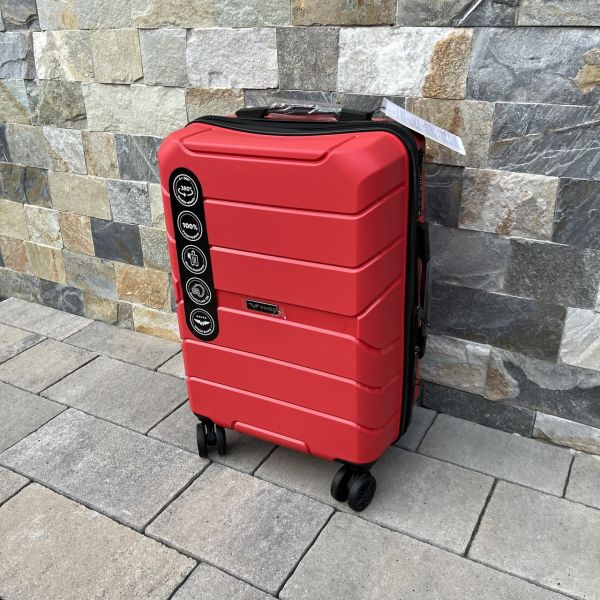 Чемодан дорожный малый из полипропилена Wings PP06 S Красный
