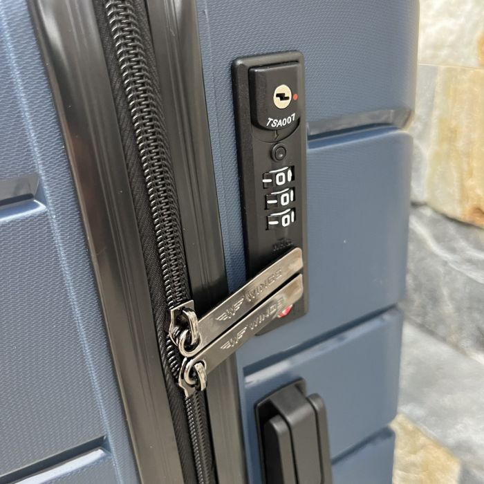 Валіза дорожня середня з поліпропілену Wings PP06 M Синій