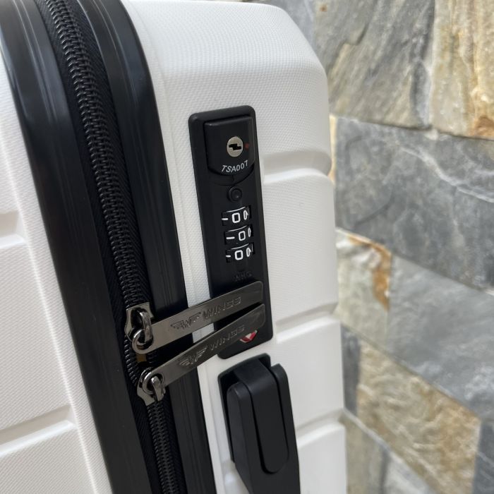 Чемодан дорожный малый из полипропилена Wings PP06 S Белый