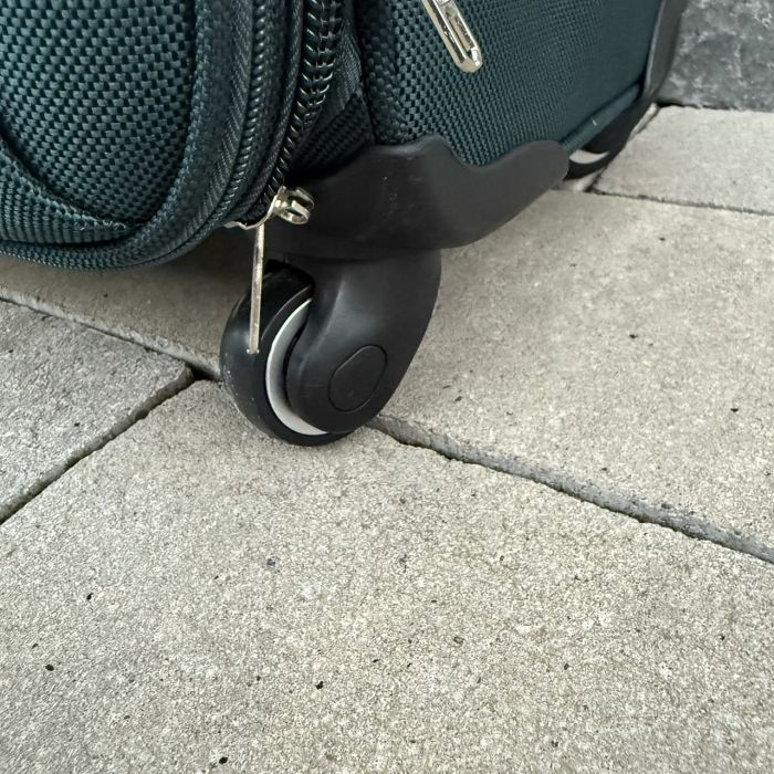 Валіза тканинна велика на 4 колесах Wings 1708 L Зелений