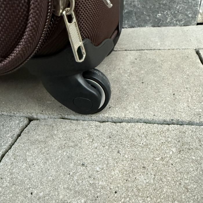 Чемодан тканевый средний на 4 колесах Wings 1708 M Коричневый