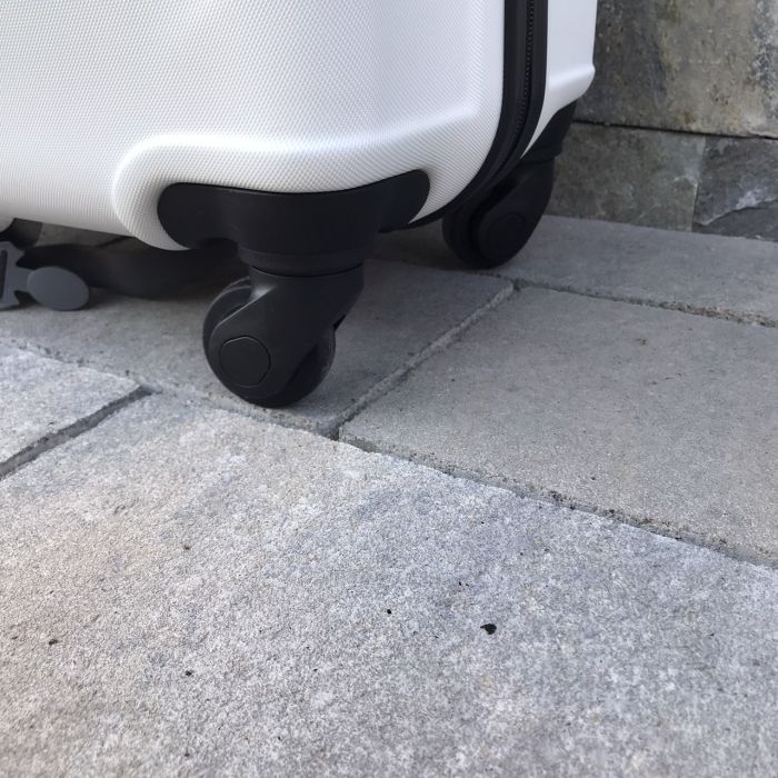 Чемодан дорожный средний Wings 147 M Кремовый