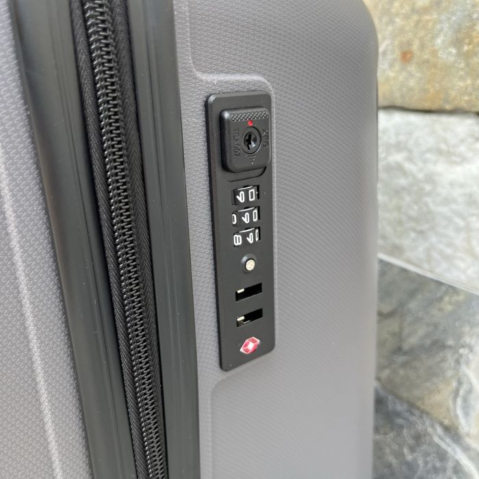 Чемодан дорожный большой из полипропилена Wings DQ181-03 L Графитовый