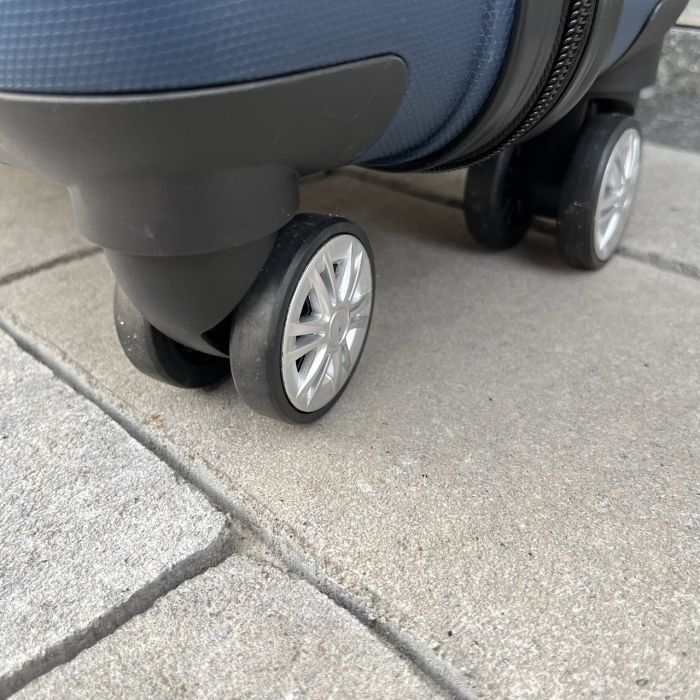 Чемодан дорожный средний из полипропилена Wings DQ181-03 M Синий