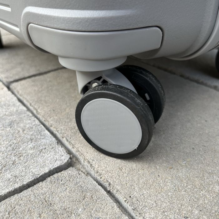 Чемодан дорожный средний из полипропилена Wings DQ181-05 M Графитовый