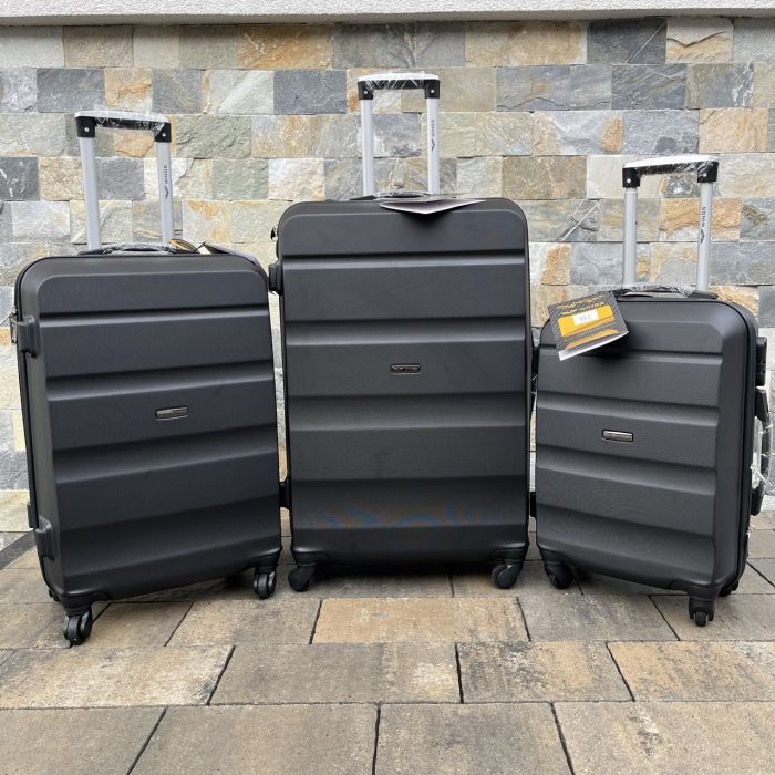 Чемодан дорожный средний Wings AT01 M Черный