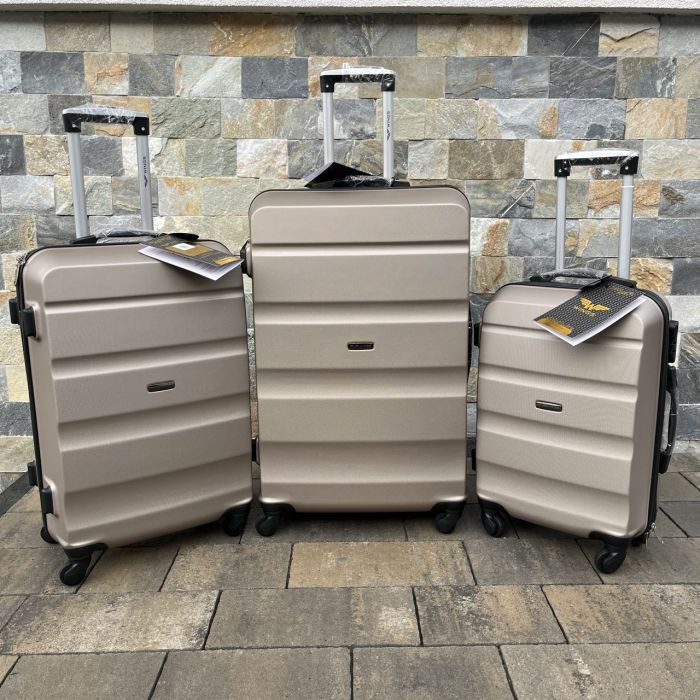 Чемодан дорожный средний Wings AT01 M Шампань