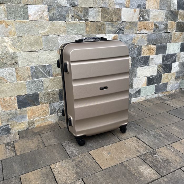 Чемодан дорожный средний Wings AT01 M Шампань