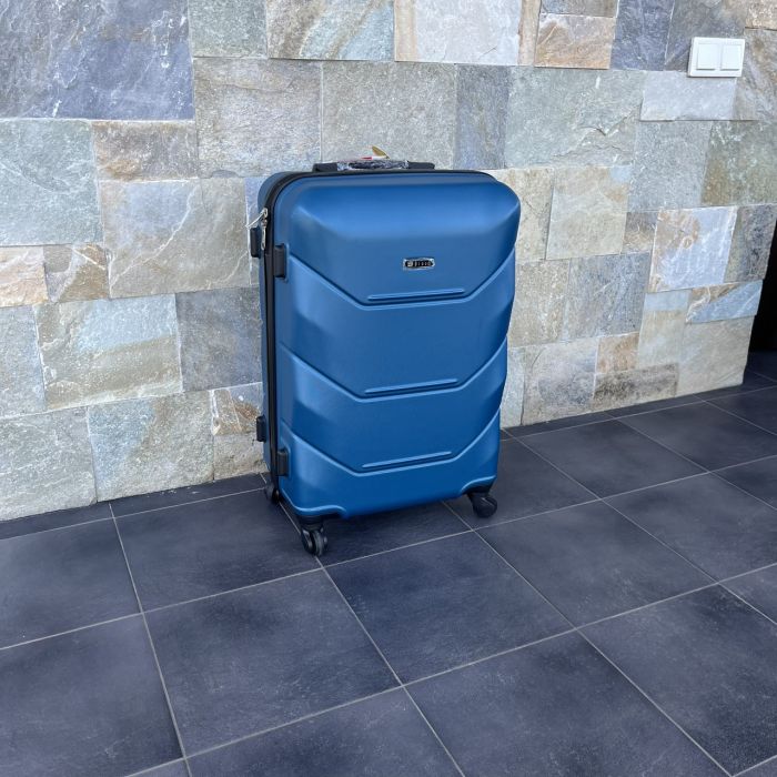 Чемодан дорожный средний Bloom 147 M Светло-синий