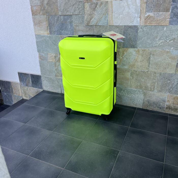 Чемодан дорожный большой Bloom 147 L Лаймовый