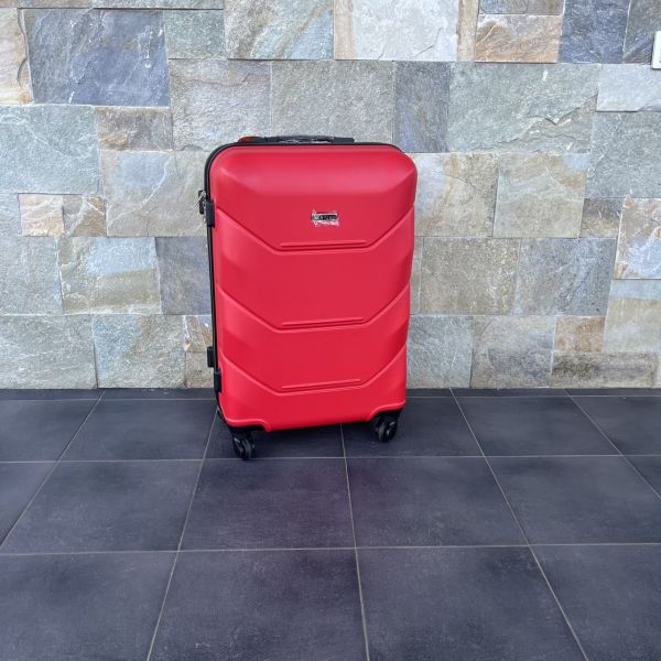 Чемодан дорожный средний Bloom 147 M Красный