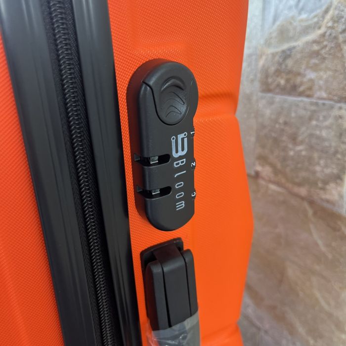 Чемодан дорожный средний Bloom 147 M Оранжевый