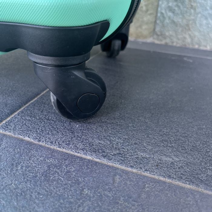 Чемодан дорожный средний Bloom 147 M Мятный