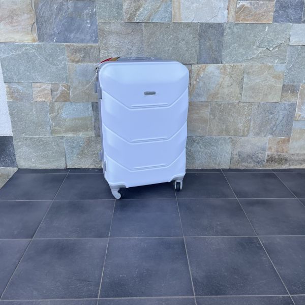 Чемодан дорожный средний Bloom 147 M Белый