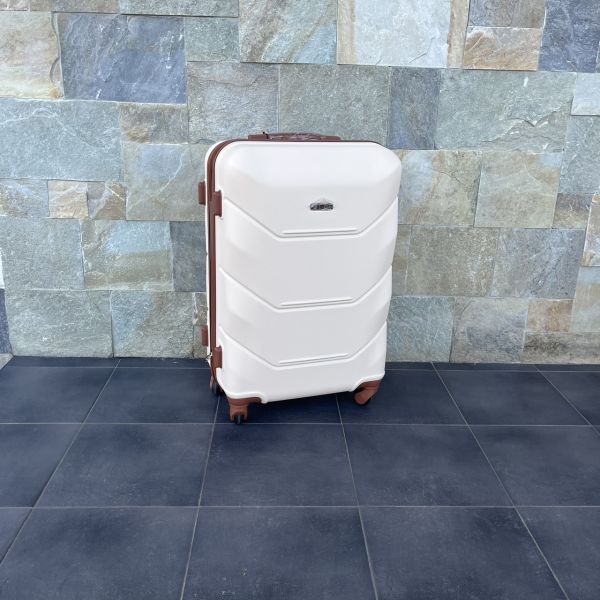 Чемодан дорожный средний Bloom 147 M Молочный