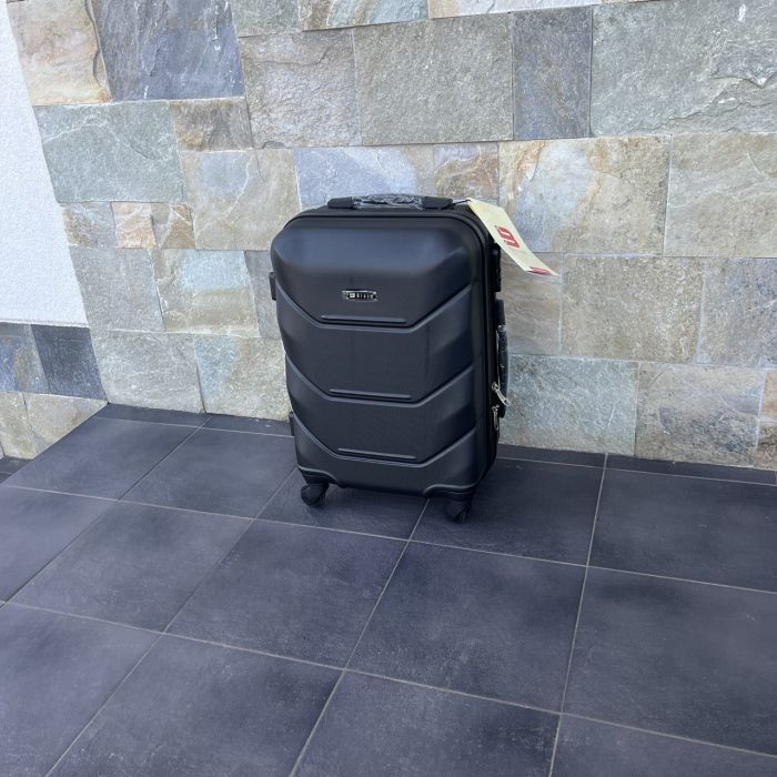 Чемодан дорожный малый Bloom 147 S Черный