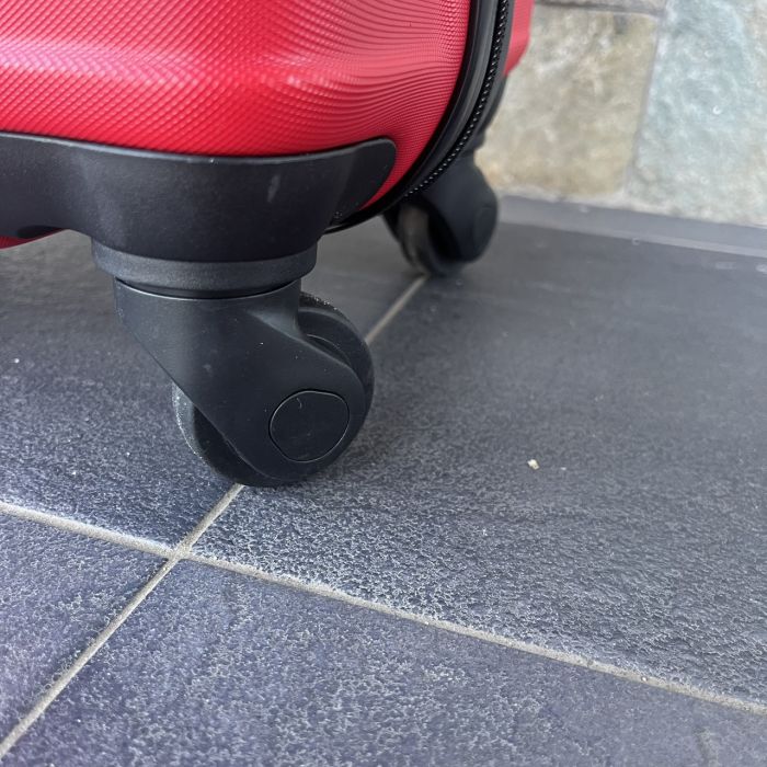 Чемодан дорожный малый Bloom 147 S Красный