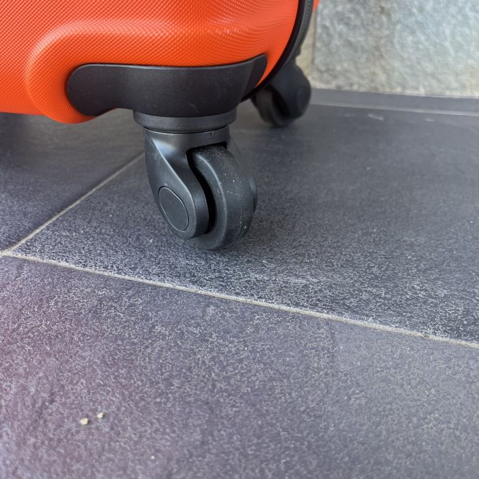 Чемодан дорожный малый Bloom 147 S Оранжевый